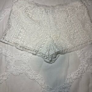 Topshop  ecru white eyelet mini shorts size 6